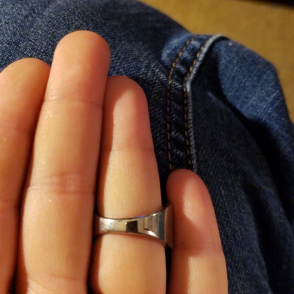 Ring - Picture 3 of 3